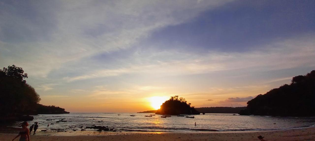 D'Lebah Homestay Nusa Penida Exterior foto